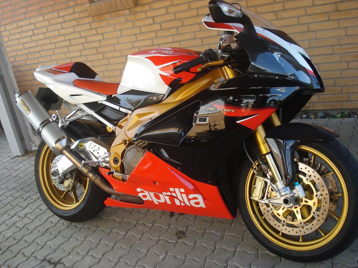 Aprilia RSV 1000R Factory billede 3