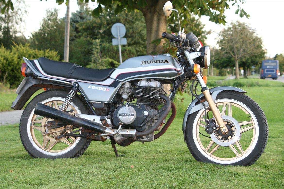 Honda CB400N billede 1