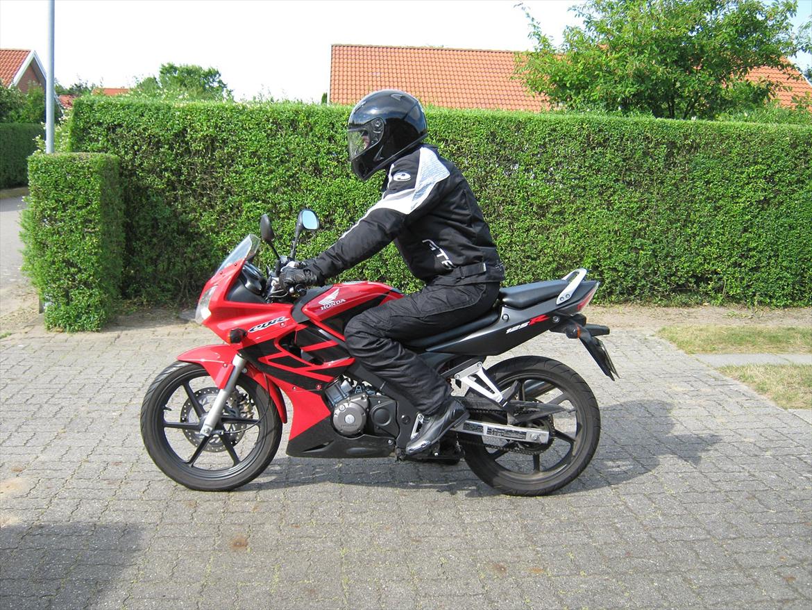 Honda CBR 125R (SOLGT) [Tidl. motorcykel] billede 11