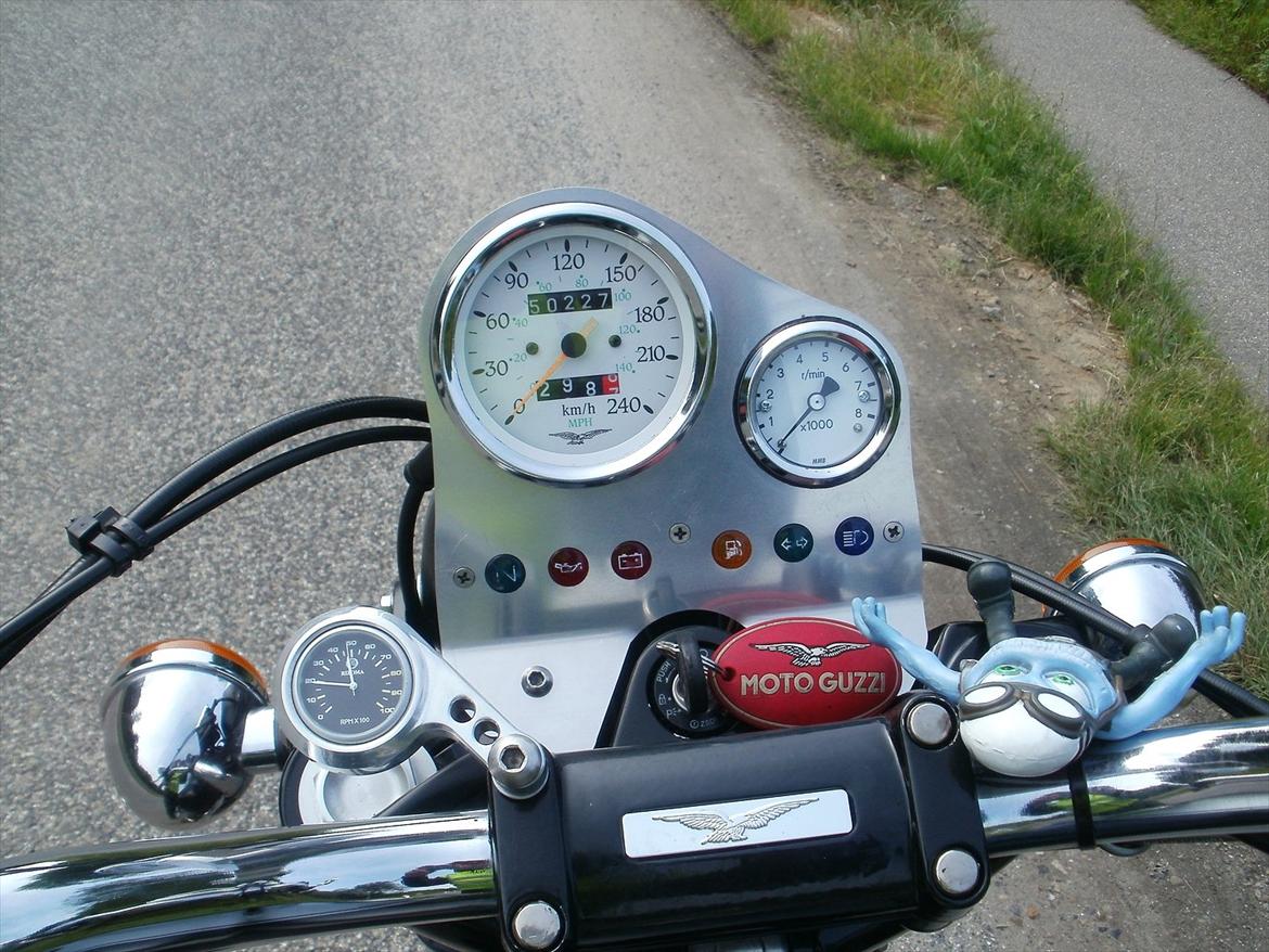 Moto Guzzi Stone SOLGT - Nu med omdrejningstæller billede 2