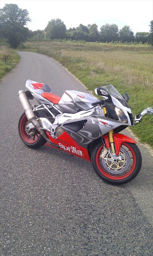 Aprilia RSV 1000 R - Lige efter den blev købt, så stadig med std. udstødning. billede 6