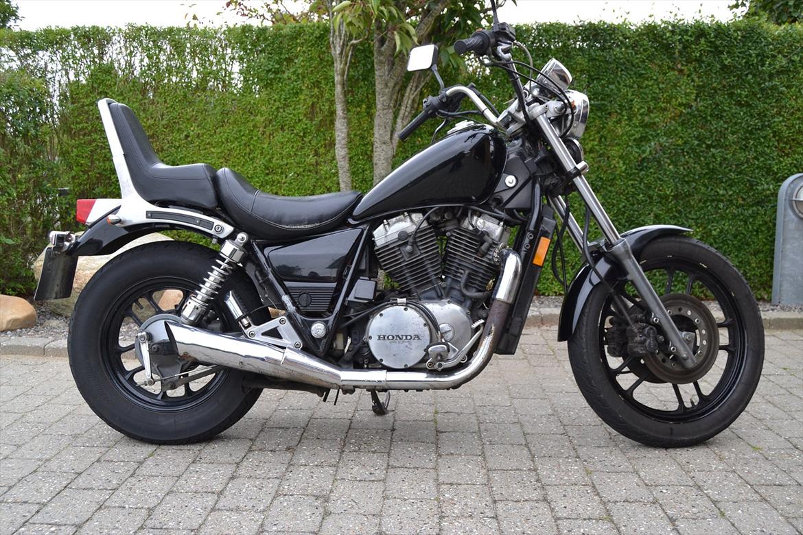 Honda VT700C Shadow "SOLGT" - inden renovering billede 8