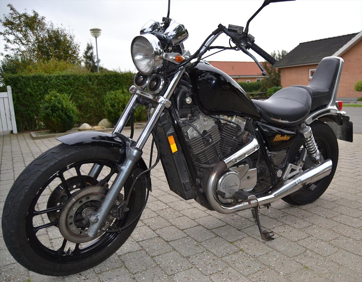 Honda VT700C Shadow "SOLGT" - inden renovering billede 9