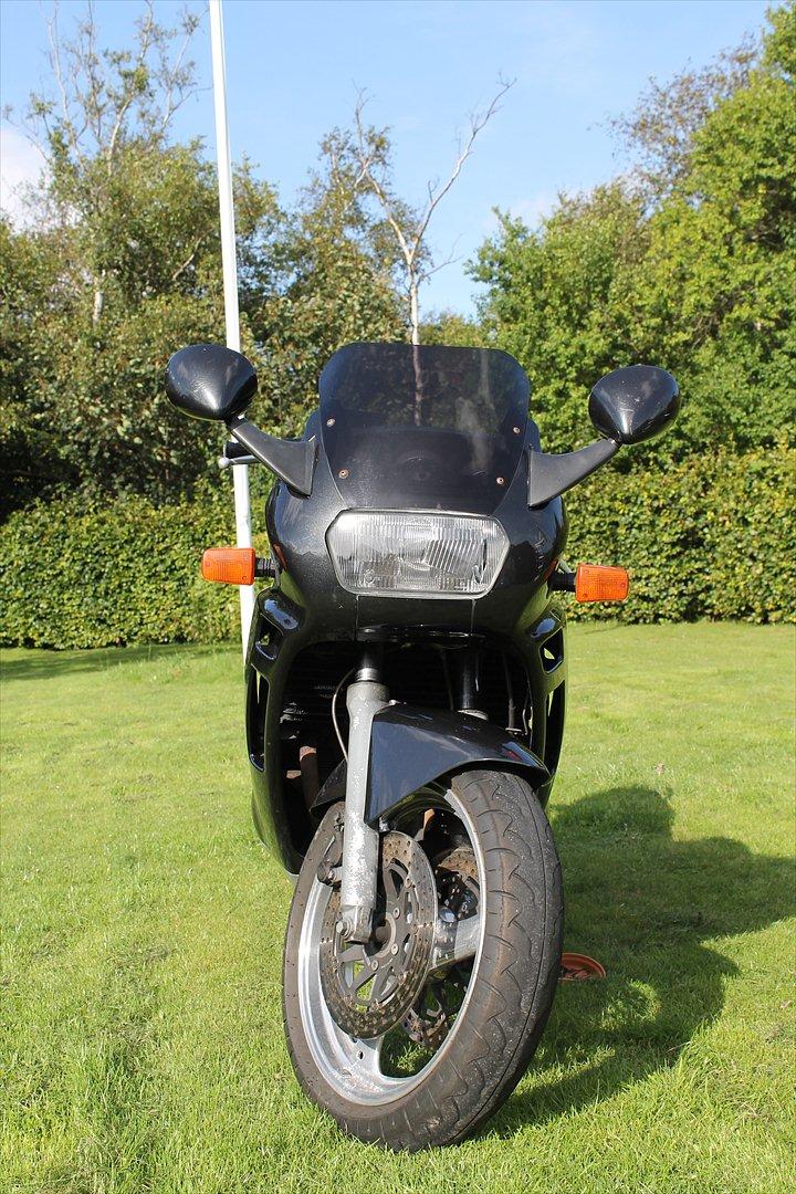 Suzuki GSX 600 F billede 2