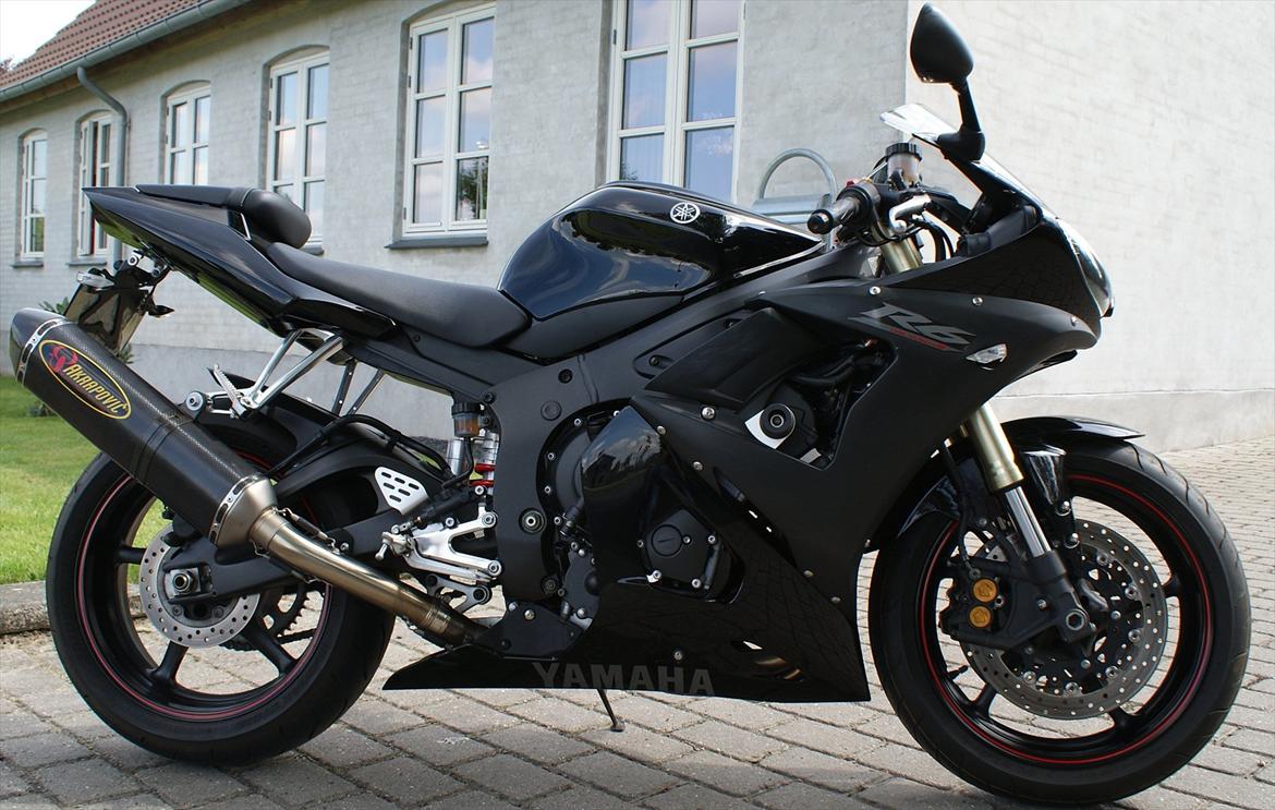 Yamaha R6 billede 2