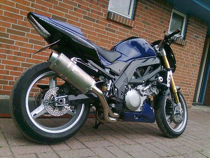 Suzuki SV 996 Standard - Årgang 2011 med 2 i 1 billede 1