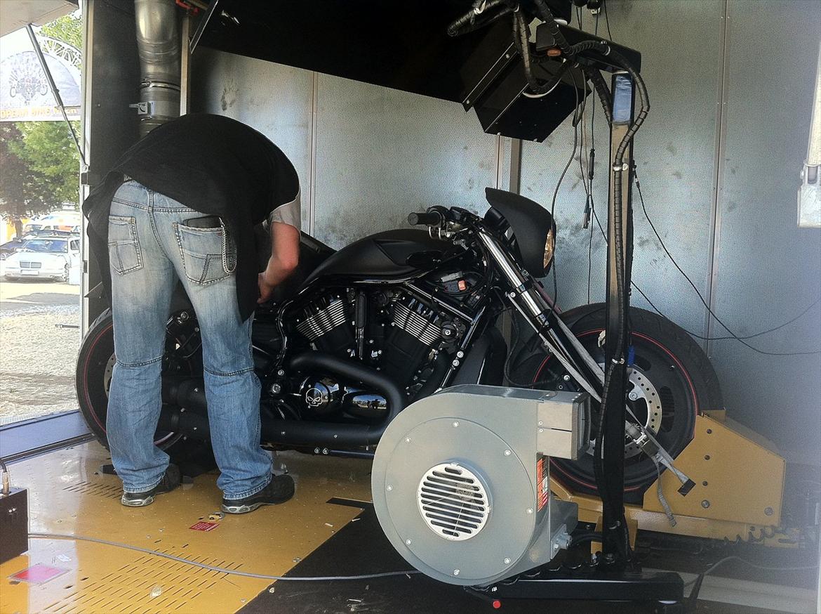 Harley Davidson Satori-rod - Dynojet Research's rullefelt hvor Satori-rod indkøres billede 15