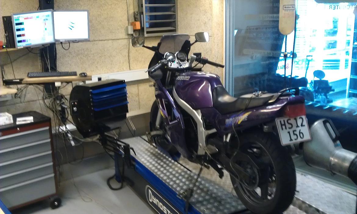 Suzuki GS 500E (SOLGT) - d.08-09-2011 På rullen for at blive trimmet ind  billede 7