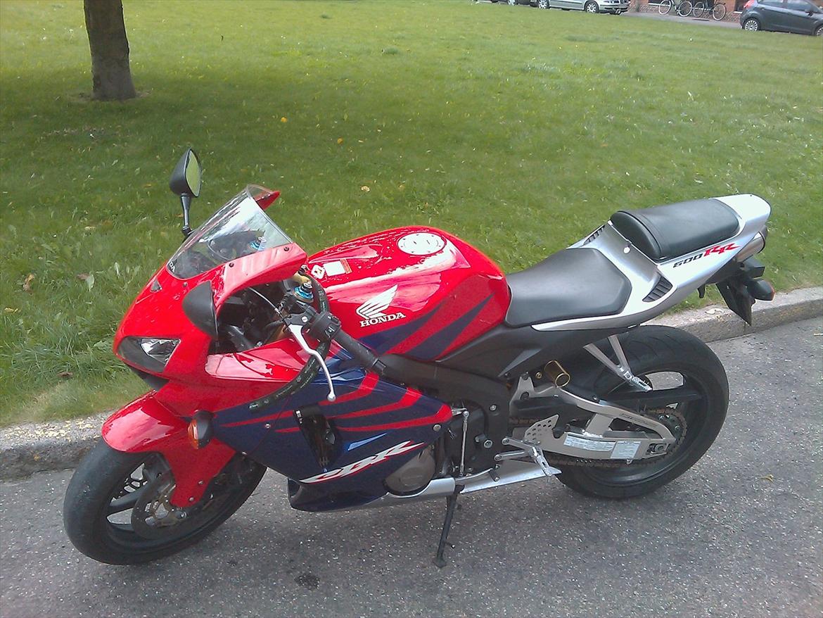 Honda cbr RR - så blev den sku ny vasket i hoved og i røv lille bertha er snart klar til vinterhi. billede 1