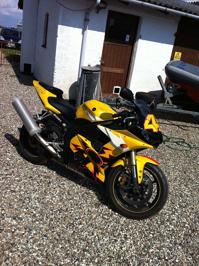 Yamaha R6 billede 4