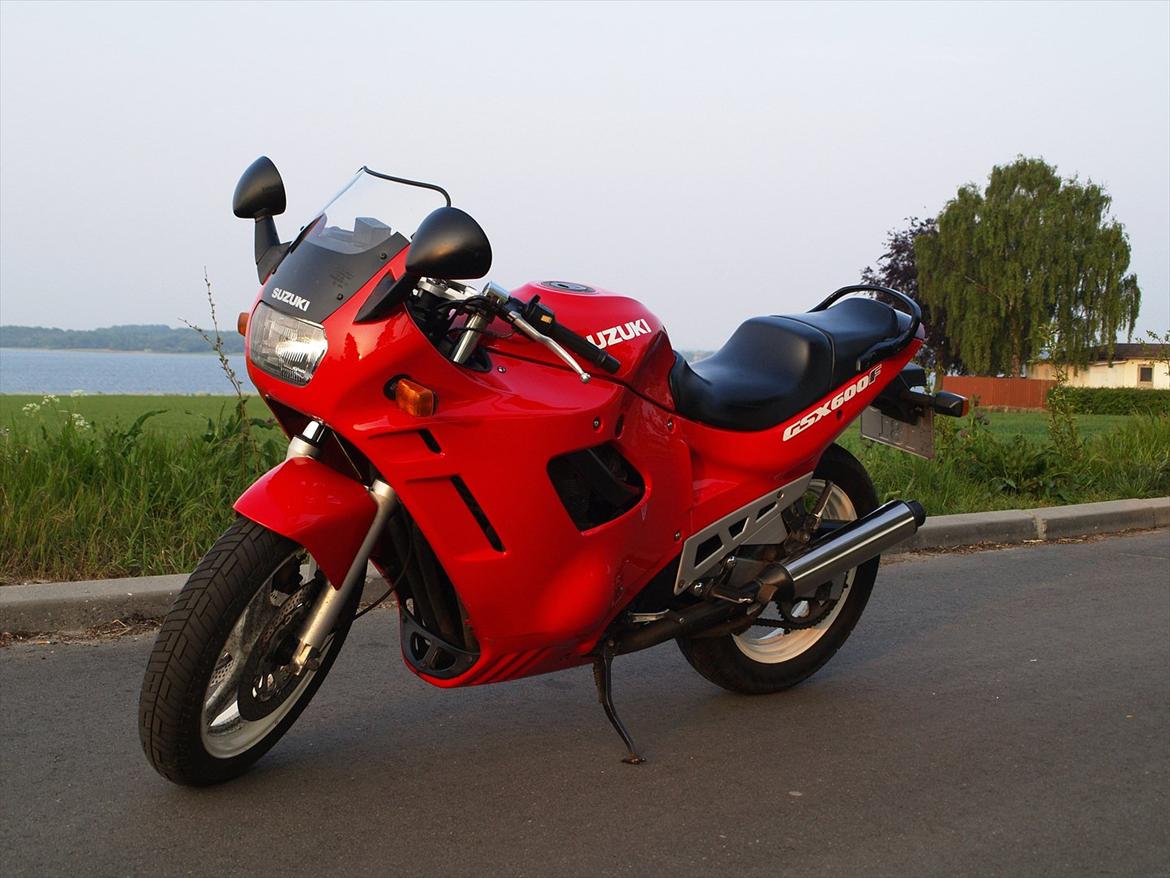 Suzuki GSX 600F billede 1