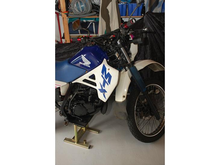 {{currentPhoto.altText}} billede {{currentPhoto.number}}