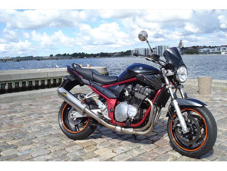 {{currentPhoto.altText}} billede {{currentPhoto.number}}