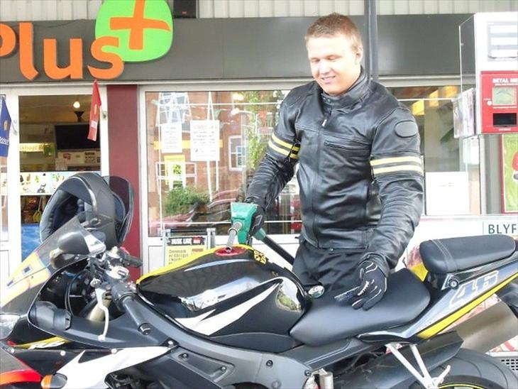 {{currentPhoto.altText}} billede {{currentPhoto.number}}