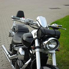 Suzuki m800