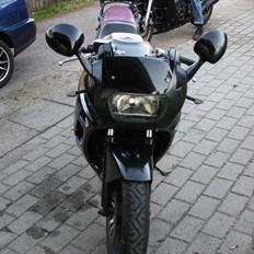 Suzuki gsx 600 F