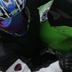 Kawasaki ZX7R ( Baneracer )