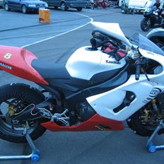 Kawasaki ZX6R (banejern)