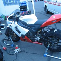 Kawasaki ZX6R (banejern)