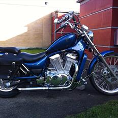 Suzuki Intruder vs 750. SOLGT !