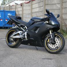 Yamaha yzf R1