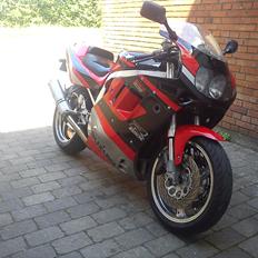 Suzuki GSX R 750 (7/11)