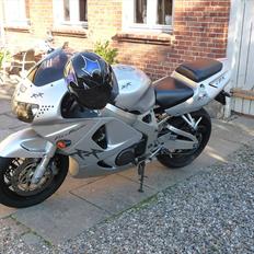 Honda cbr 900 rr fireblade