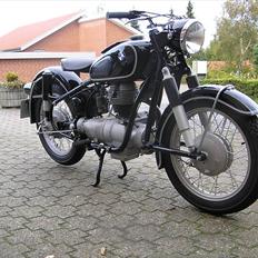 BMW R26