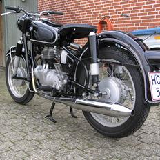 BMW R26