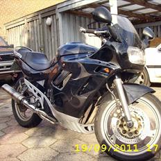 Suzuki GSX600FP K1