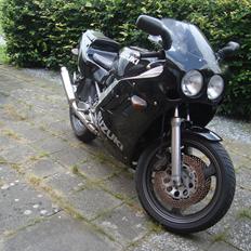 Suzuki GSXR 400 R (GK73A) *Solgt*