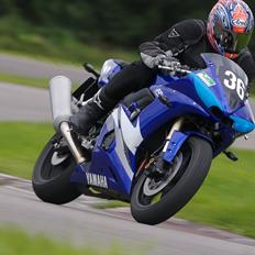 Yamaha R6