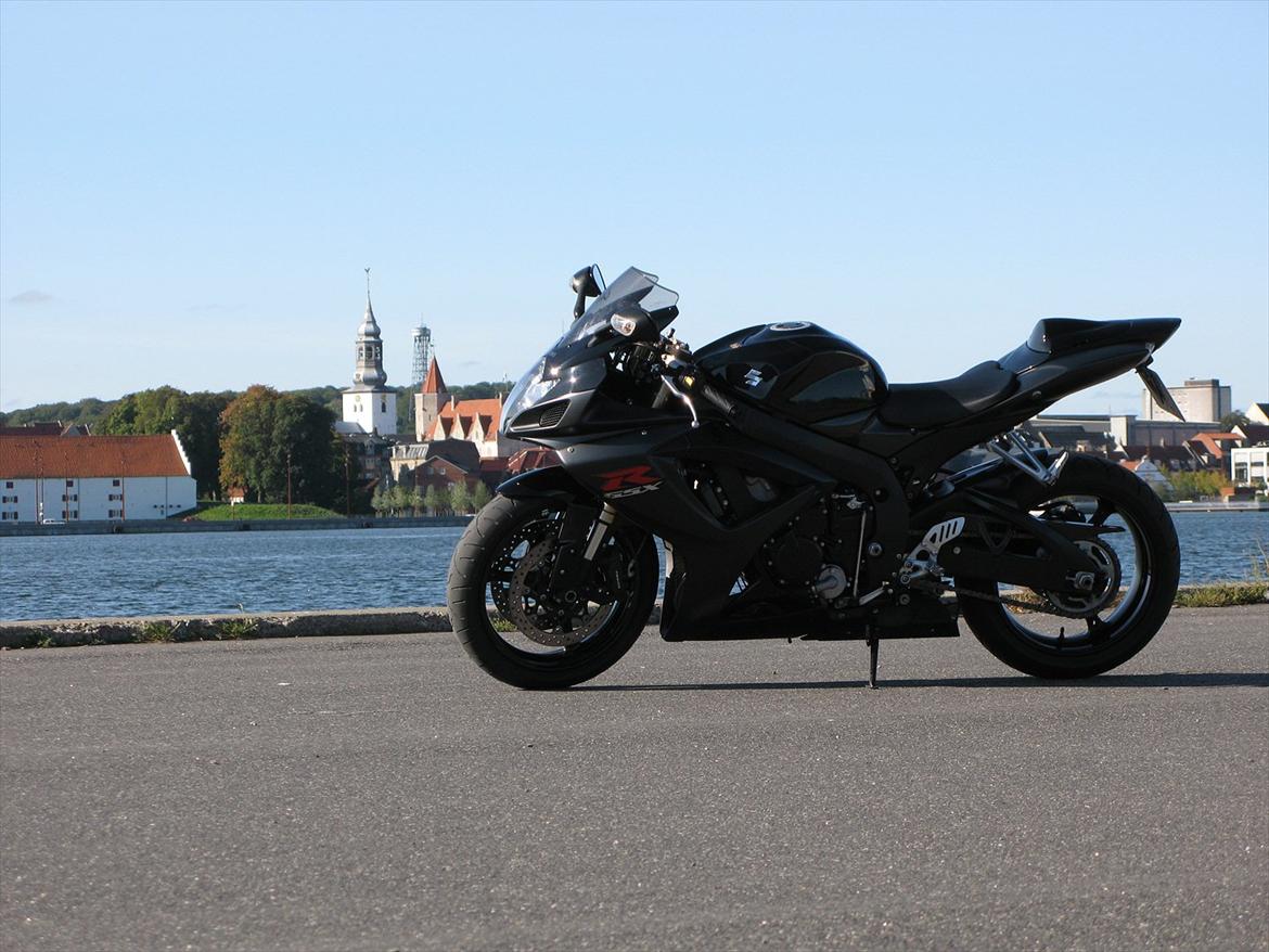 Suzuki GSXR 600 K7 - SOLGT billede 1