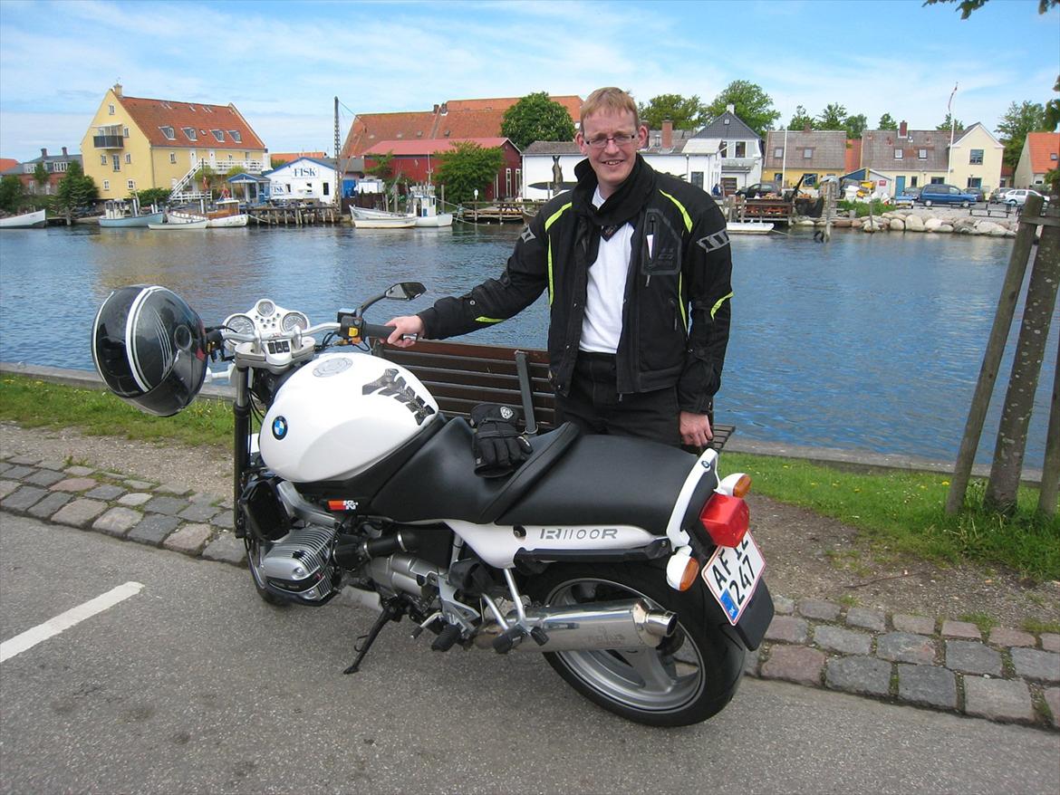 BMW R 1100 R - Mig i Karrebæksminde ved bageren 2010 billede 1