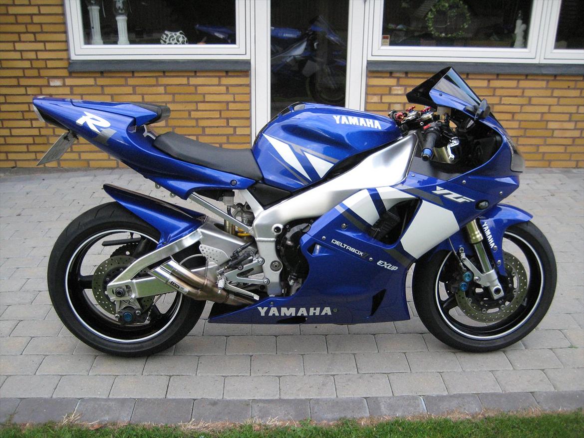 Yamaha R1 billede 6