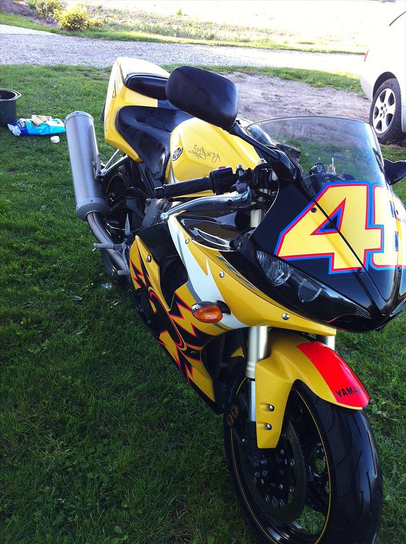 Yamaha R6 billede 13