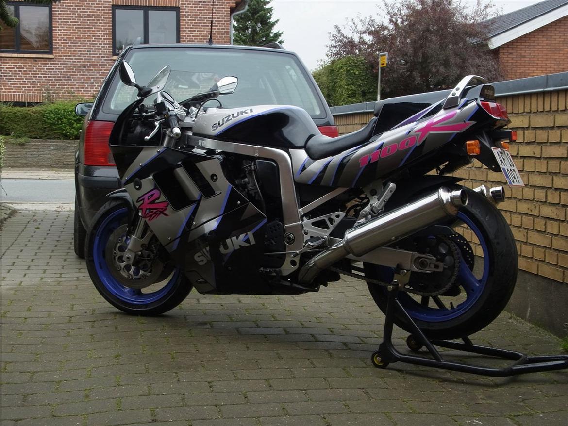Suzuki GSX-R 1100 *SOLGT"* - En gang vask og polering foreviget med lidt HDR foto billede 1