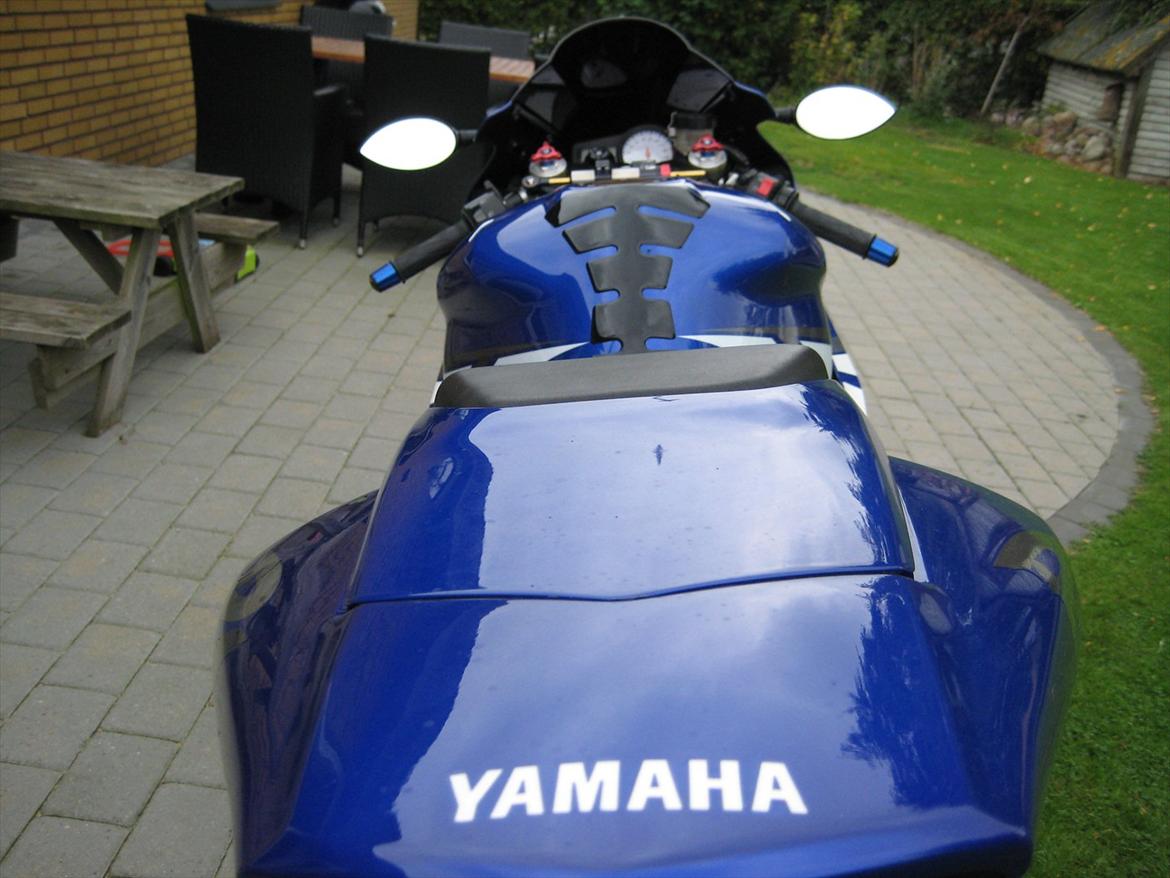 Yamaha R1 billede 11