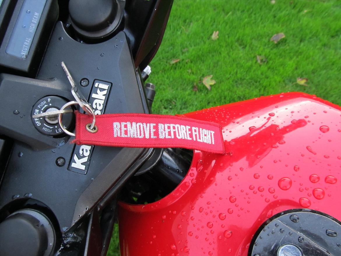 Kawasaki Z 750 GP - Jaaaa den flyver lavt :D billede 7