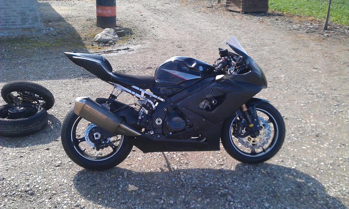 Suzuki GSXR 1000 Baneged billede 1