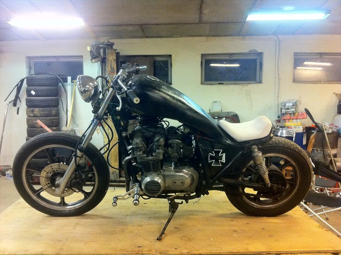 Kawasaki kz550 billede 1