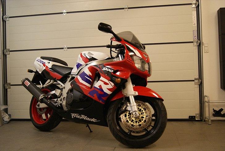 Honda CBR 900 RR billede 2