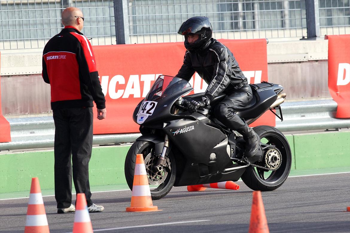 MV Agusta F4 1000 billede 7