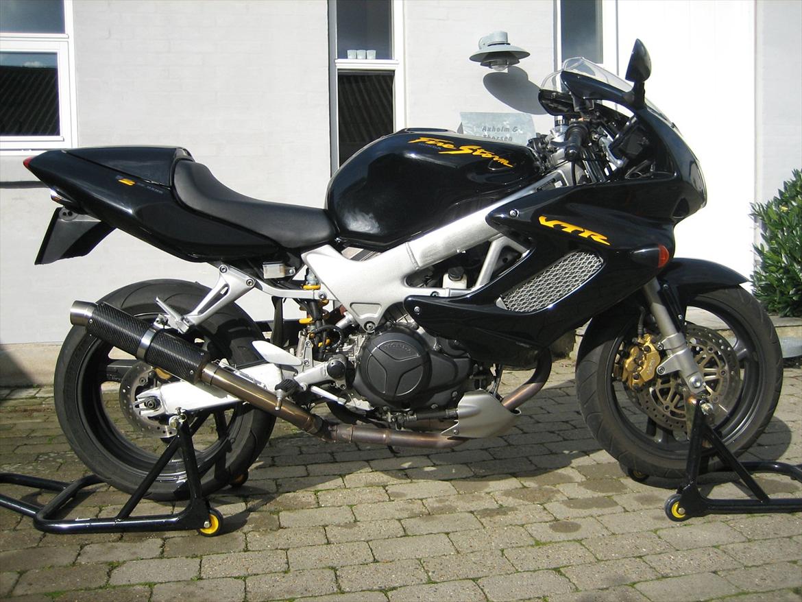 Honda VTR 1000 F - (solgt) billede 14
