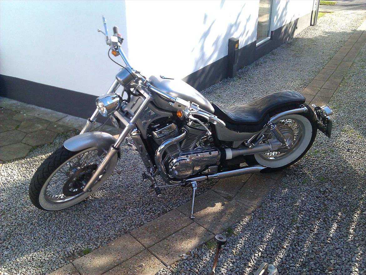Suzuki INTRUDER billede 2