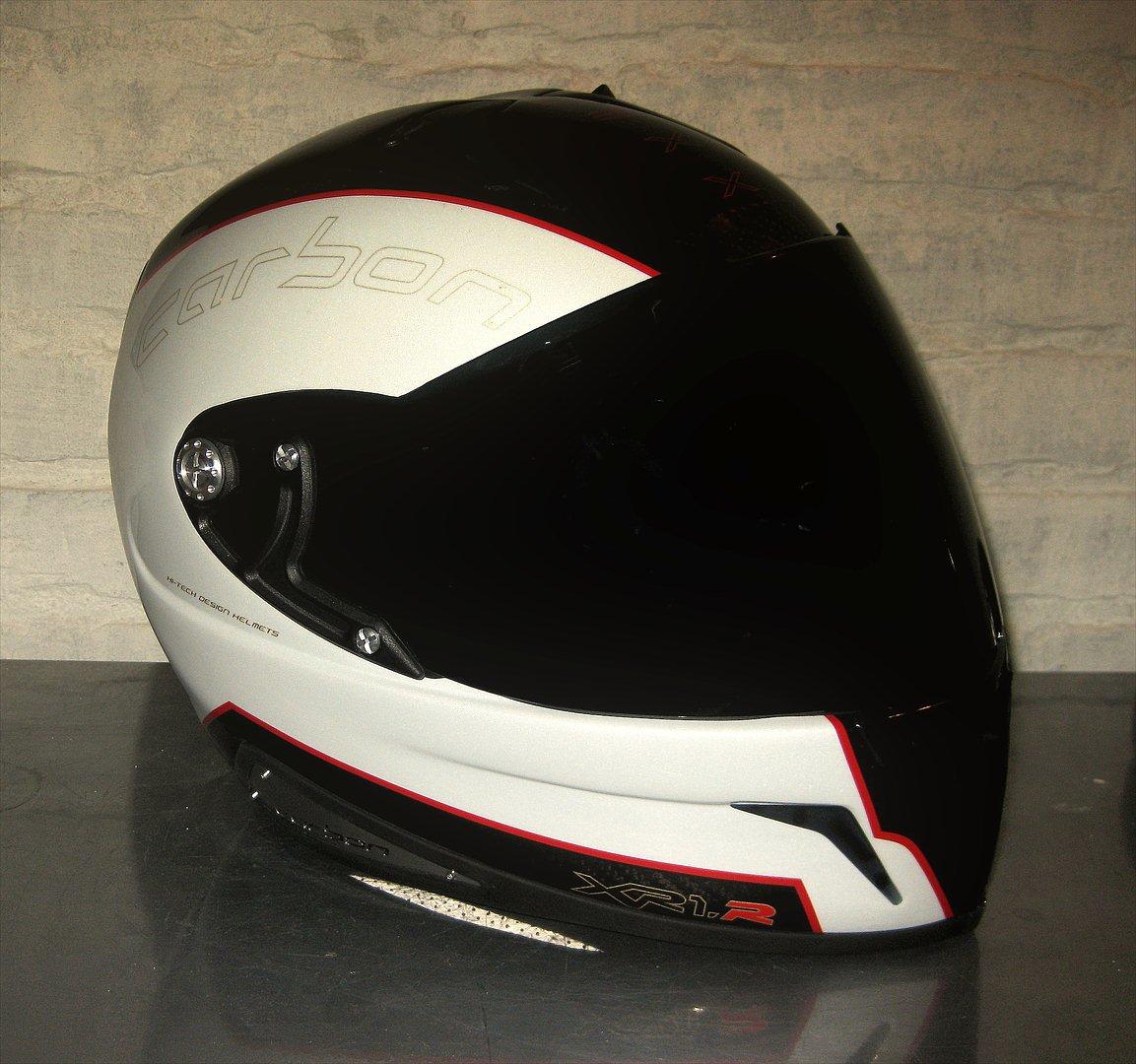 Ducati MONSTER - Min nye Nexx hjelm. Carbon, rød og perlemorshvid, nogenlunde den farvekombi Monsteren får:) billede 14