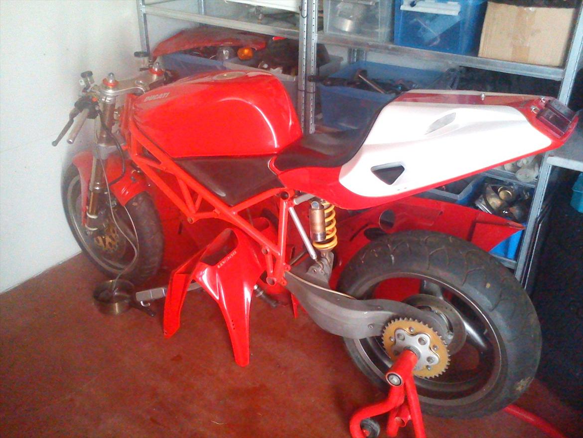 Ducati 748/996 sps  - sådan står  den nu billede 1
