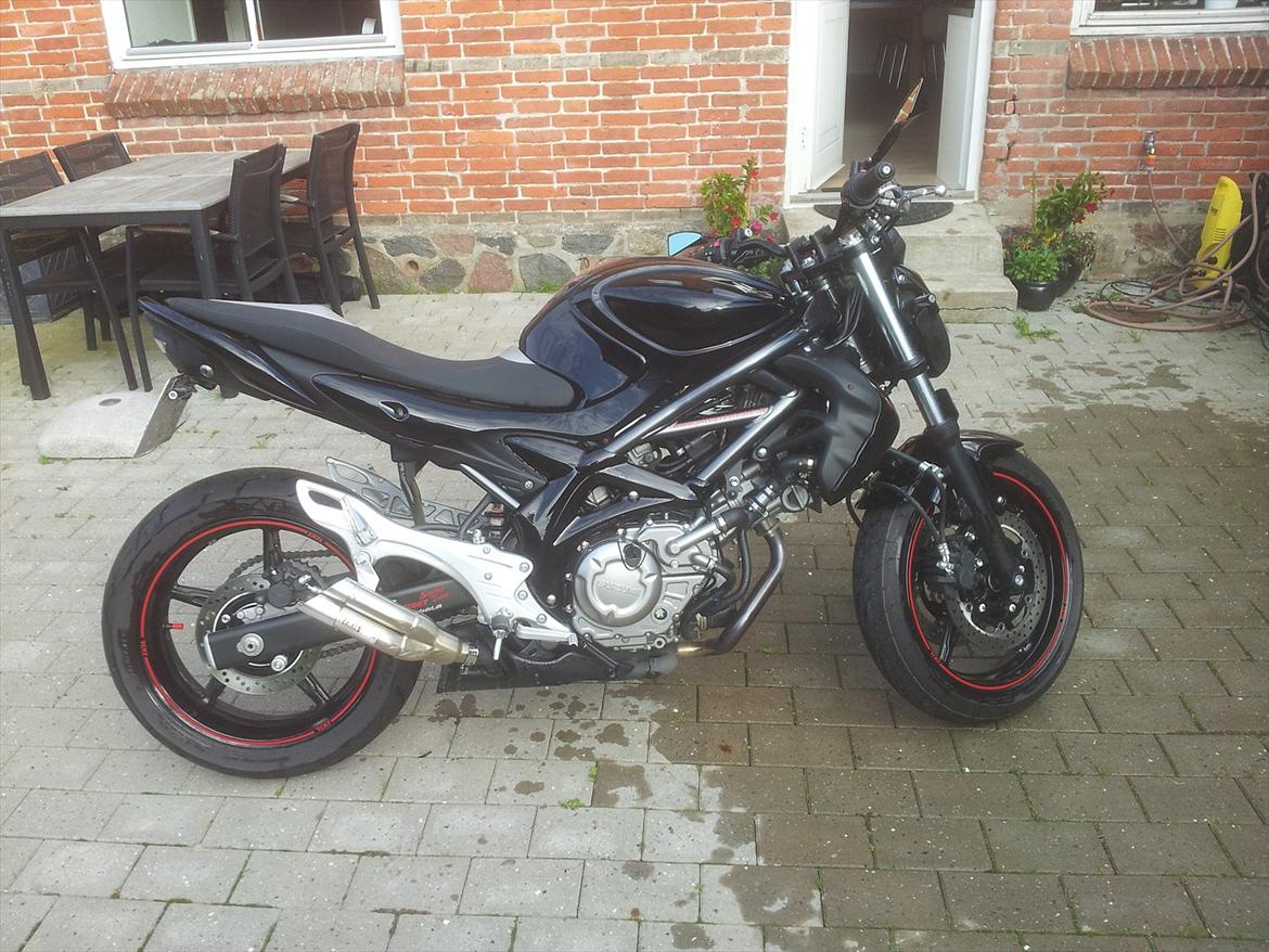 Suzuki SFV 650 Gladius K9 billede 15