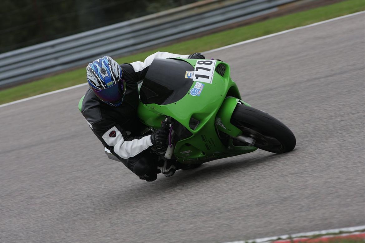 Kawasaki ZX7R ( Baneracer ) billede 4