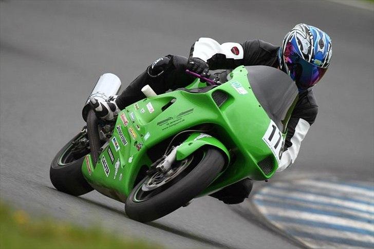 Kawasaki ZX7R ( Baneracer ) billede 5